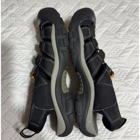 Keen Newport H2 Men Size 9 Black All Terrain Close Toe Activewear Sporty Sandals main image 11